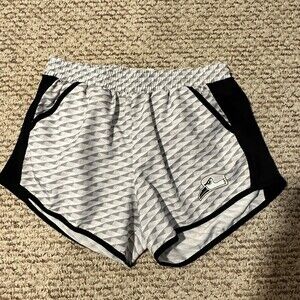 Seattle Seahawks under ARMOUR running short sz small